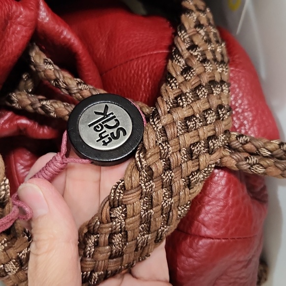 THE SAK Burgundy soft and pouchy leather shoulder bucket. Preloved sold as is - Picture 2 of 2